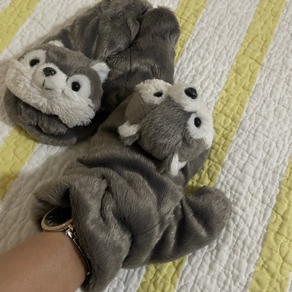 Gloves - Picture 2 of 3